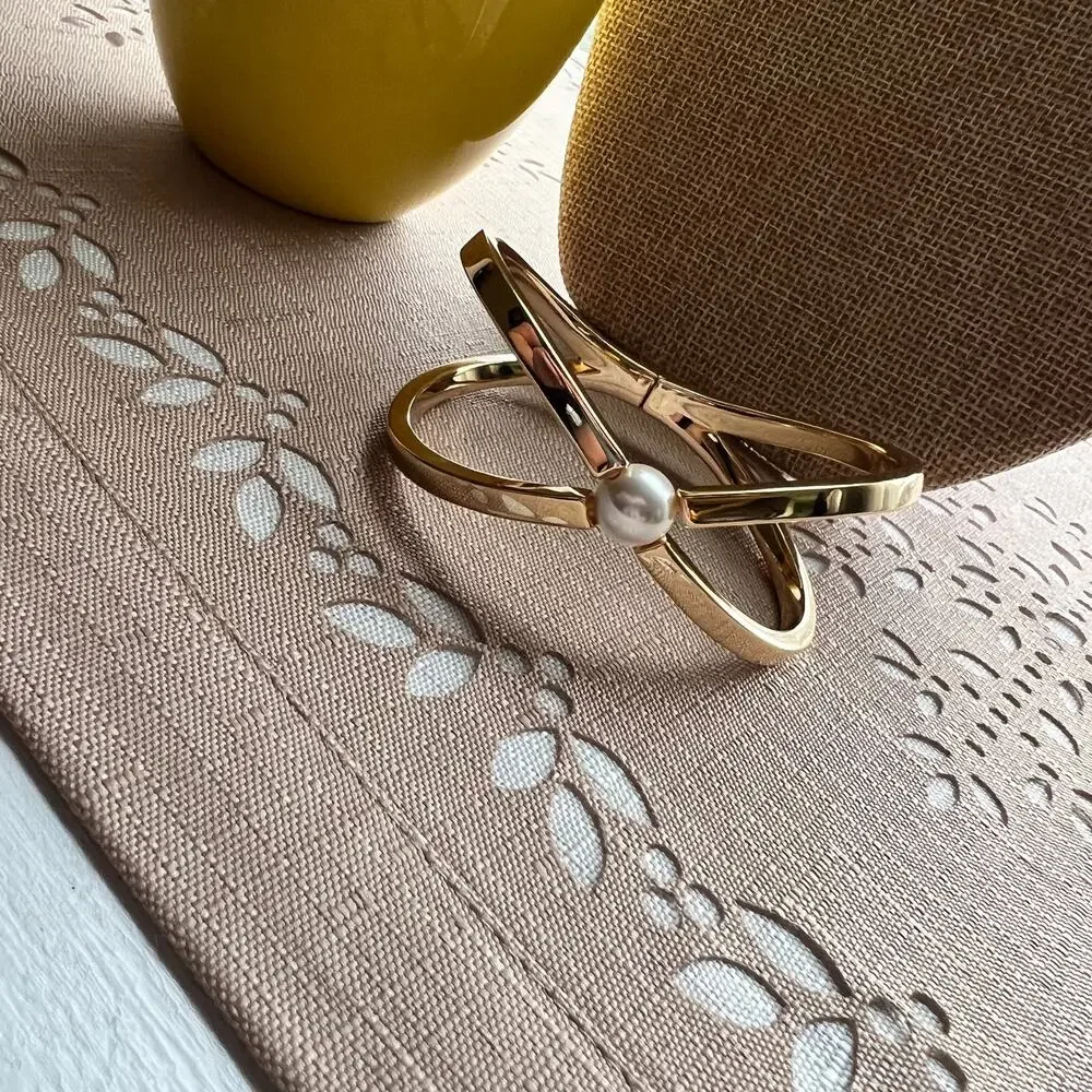 NWOT Real Simple Style Gold Criss-Cross Hinged Pearl Bracelet